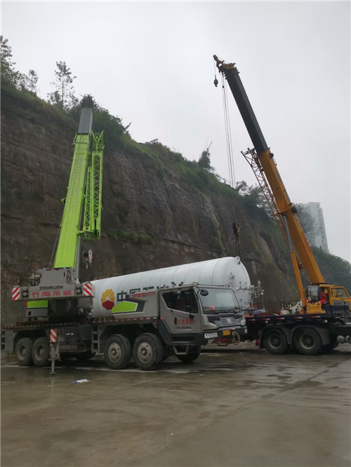 五莲县“不怕风雨冻”—— 吊车的 “恶劣环境适应” 技术